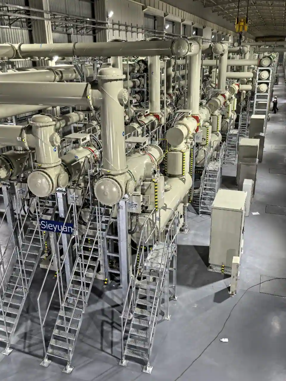 Foto de producto de la aparamenta h&iacute;brida aislada en gas de 550 kV de Sieyuan.