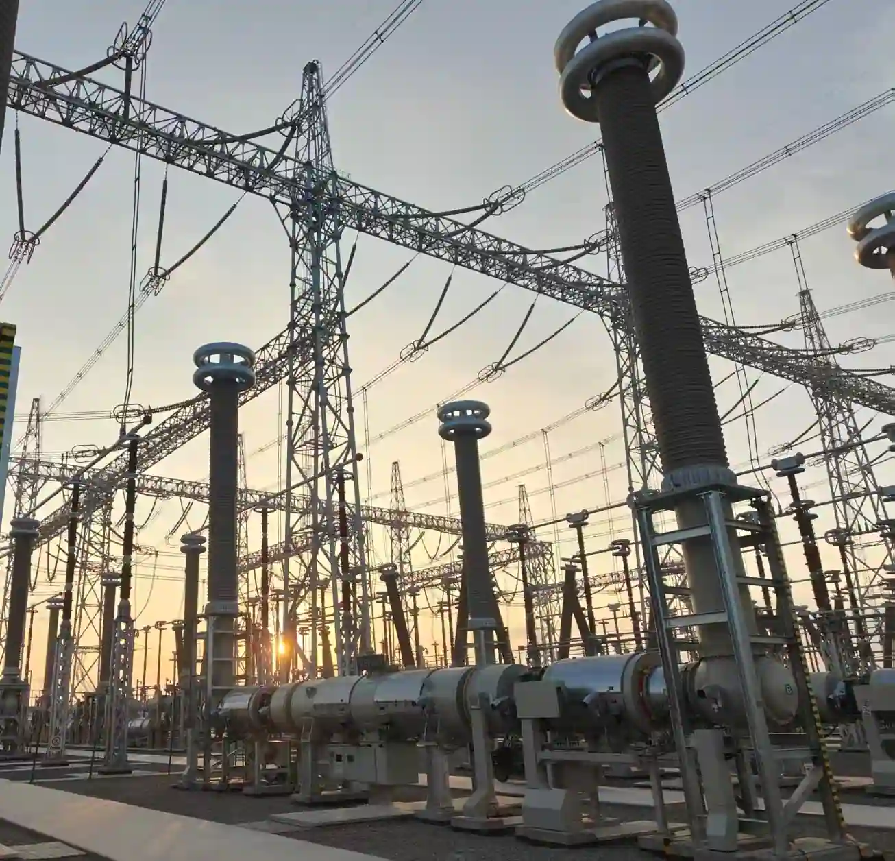 Aparamenta h&iacute;brida aislada en gas de 800 kV de Sieyuan instalada en una subestaci&oacute;n.
