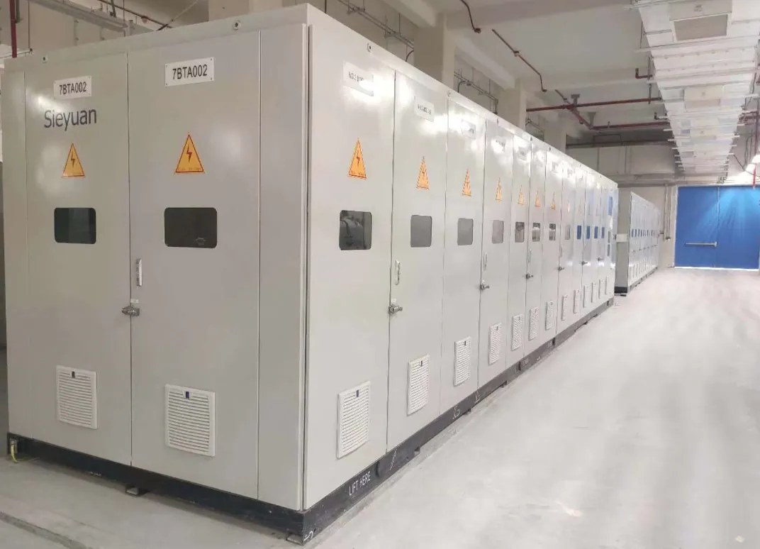 Batería de condensadores en armario de Sieyuan instalada en obra.