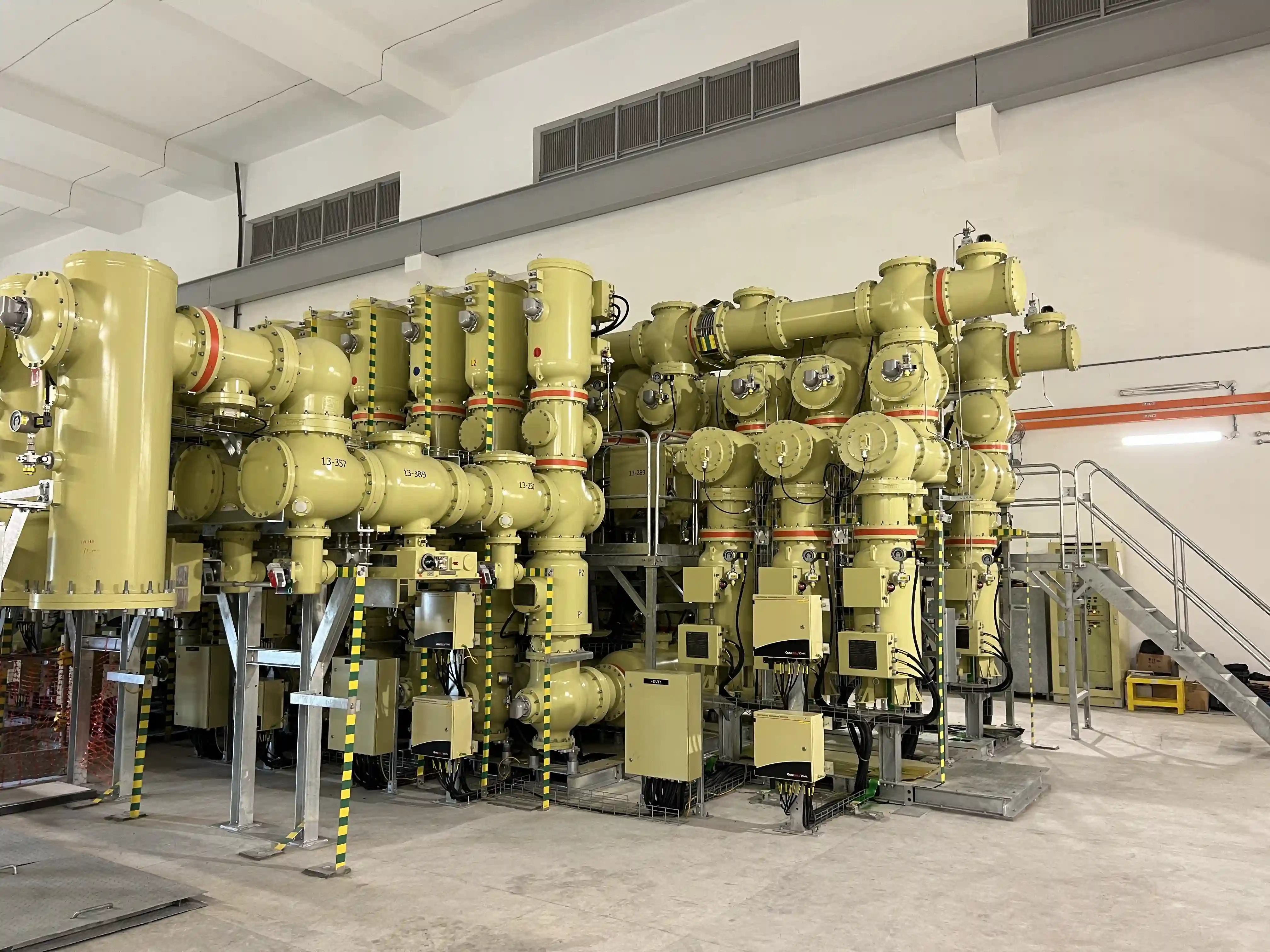 Posiciones GIS de 230 kV suministradas a Singapore Power Grid para la zona de carga industrial de Upper Jurong