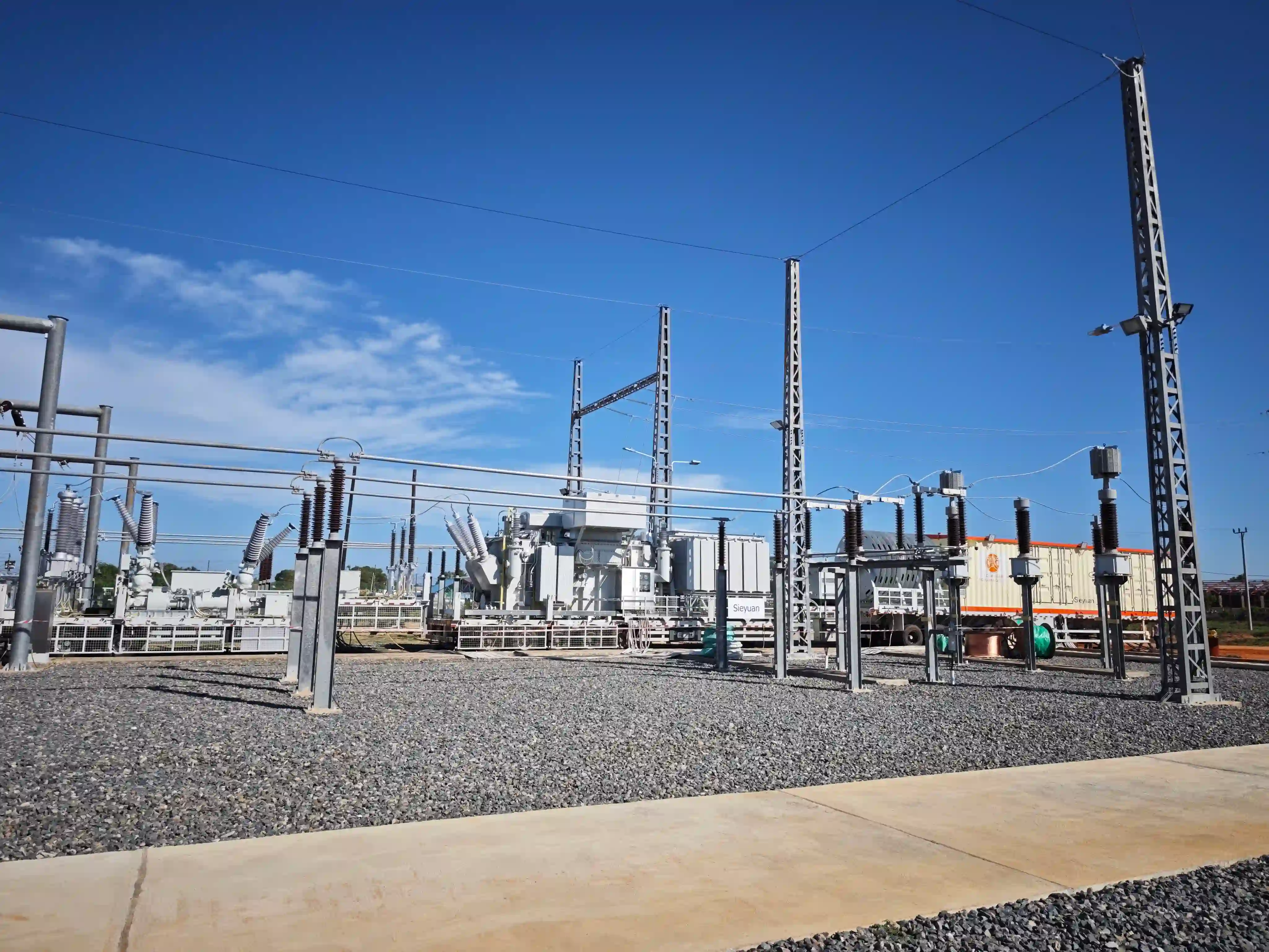 Reactancia shunt m&oacute;vil y subestaci&oacute;n m&oacute;vil de 145 kV que apoyan el restablecimiento humanitario del suministro de UNOPS en Mozambique