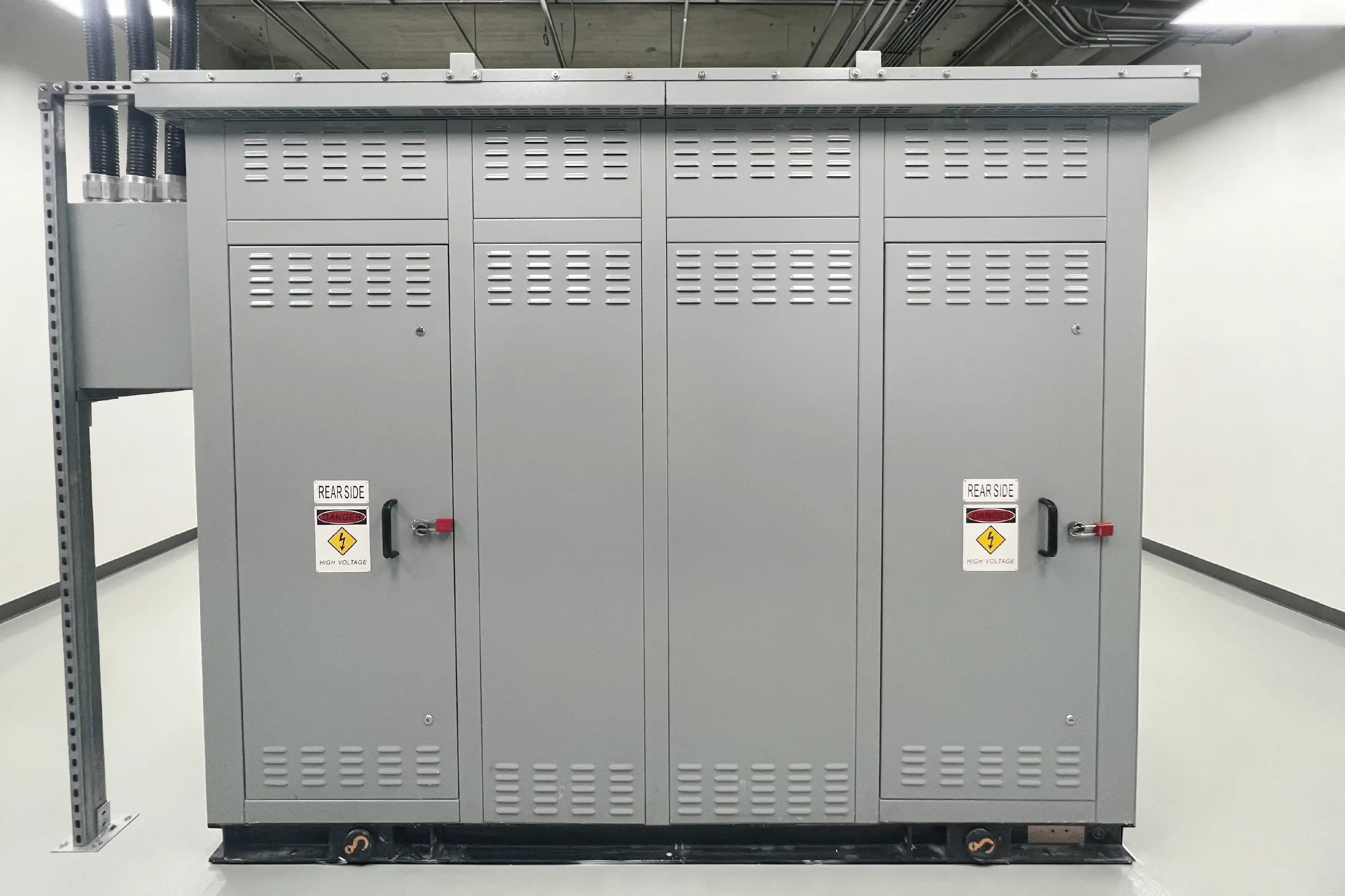 Transformador seco encapsulado en resina de 1000 kVA con envolvente tipo 2 a prueba de salpicaduras para el mercado canadiense