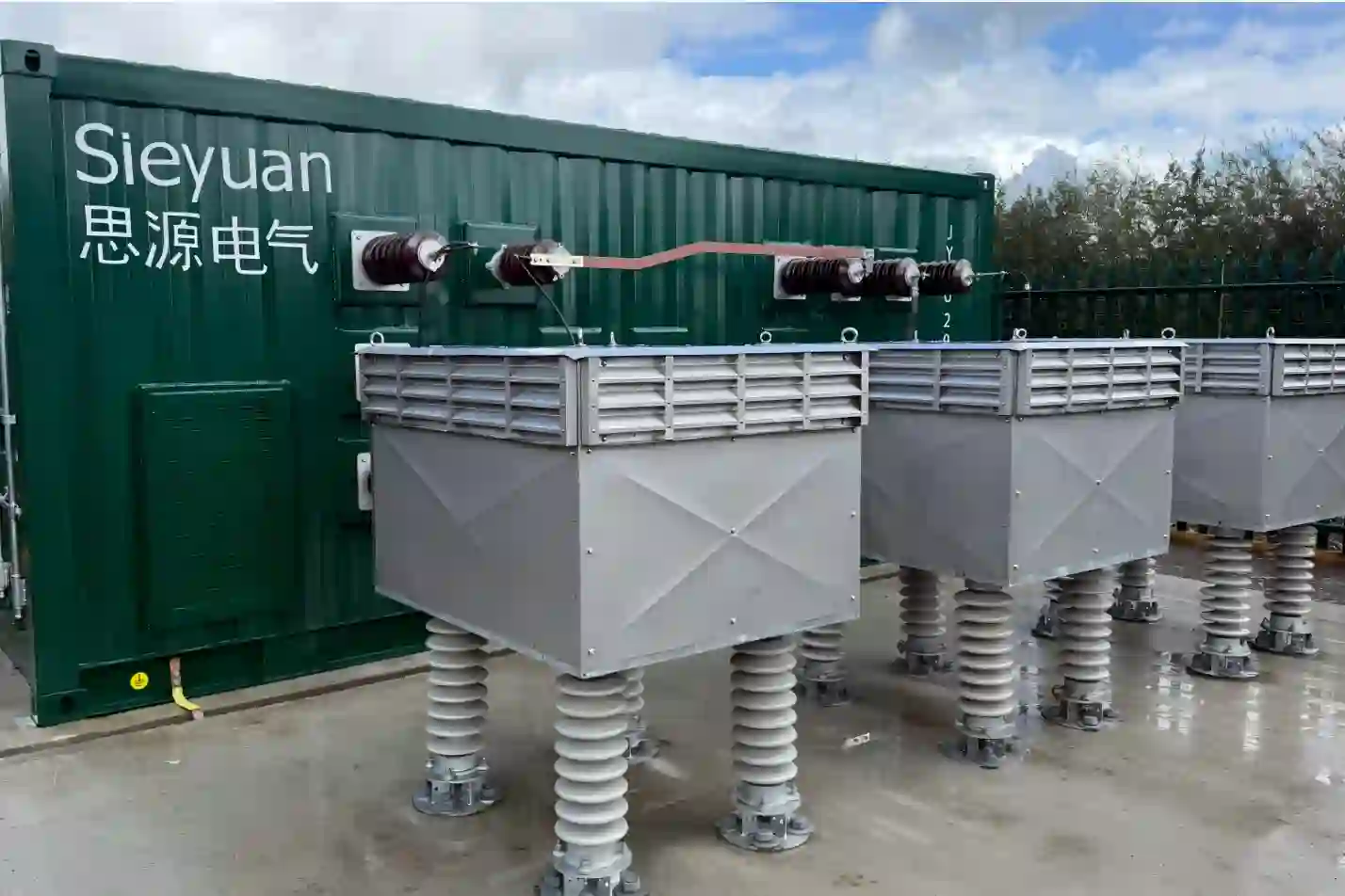 Bater&iacute;a de condensadores en contenedor de 35 kV de Sieyuan instalada en un parque solar del Reino Unido