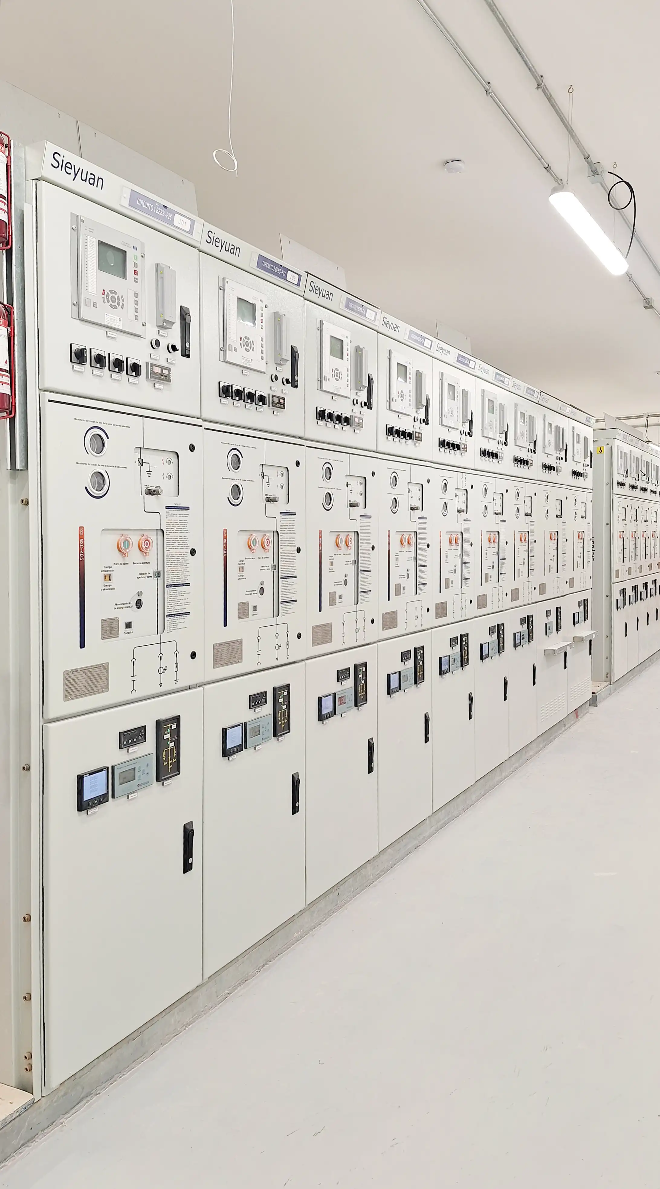 Aparamenta aislada en gas de 40,5 kV suministrada a las subestaciones Atlas Estepa y Crucero en Chile