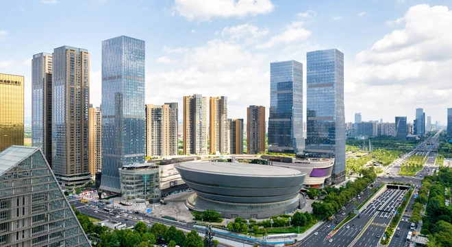 Distrito comercial moderno con torres de oficinas