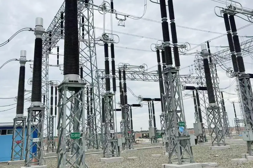 Transformadores de medida de 550 kV en el parque de maniobra del nodo de transporte La Ni&ntilde;a-Piura (Per&uacute;)