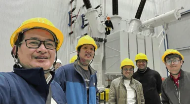 Ingenieros del cliente y de Sieyuan en el ensayo de aceptaci&oacute;n en f&aacute;brica de un transformador de 220 kV para Filipinas