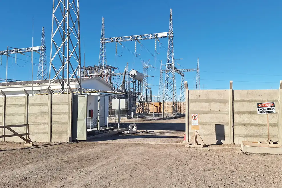 L&iacute;nea de aparamenta de media tensi&oacute;n de 40,5 kV de Sieyuan en una subestaci&oacute;n chilena