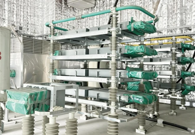 Equipos de la plataforma convertidora VSC-HVDC eólica marina del proyecto de Yangjiang Sanshandao