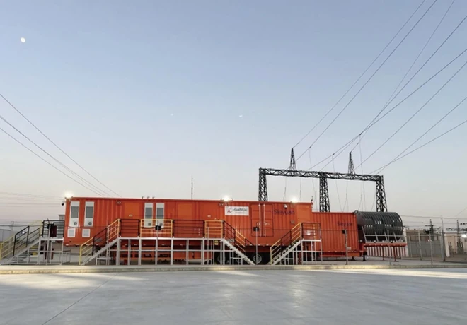 Subestaci&oacute;n m&oacute;vil montada y energizada en un emplazamiento regional de Saudi Electricity Company